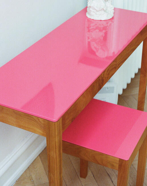a seat in Siena - combination console and stool